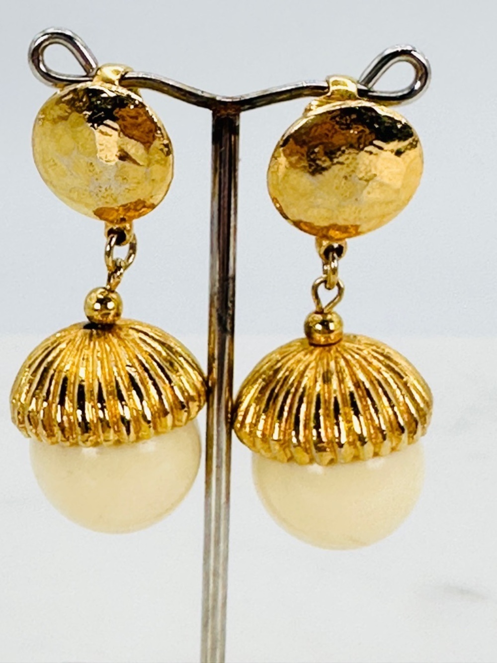 Vintage Cream and Gold Drop Clip On Earrings Hammered Disc with Ribbed Acorn Top - Picture 10 of 10